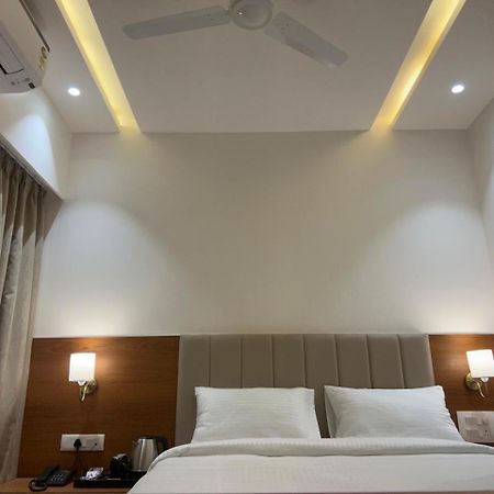 Hotel Neem Heritage Shirdi Extérieur photo