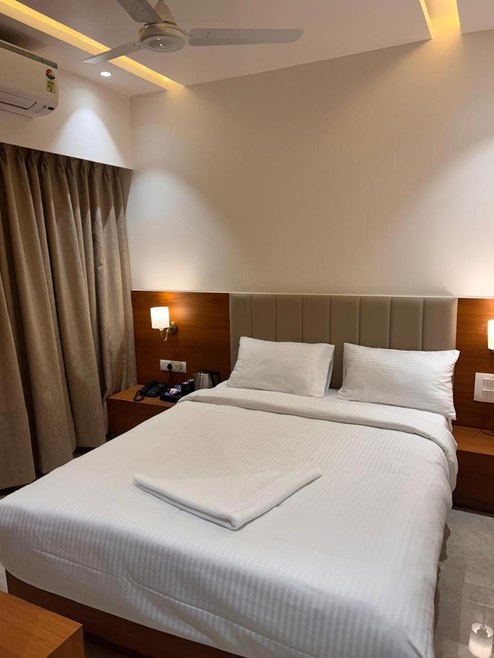 Hotel Neem Heritage Shirdi Extérieur photo