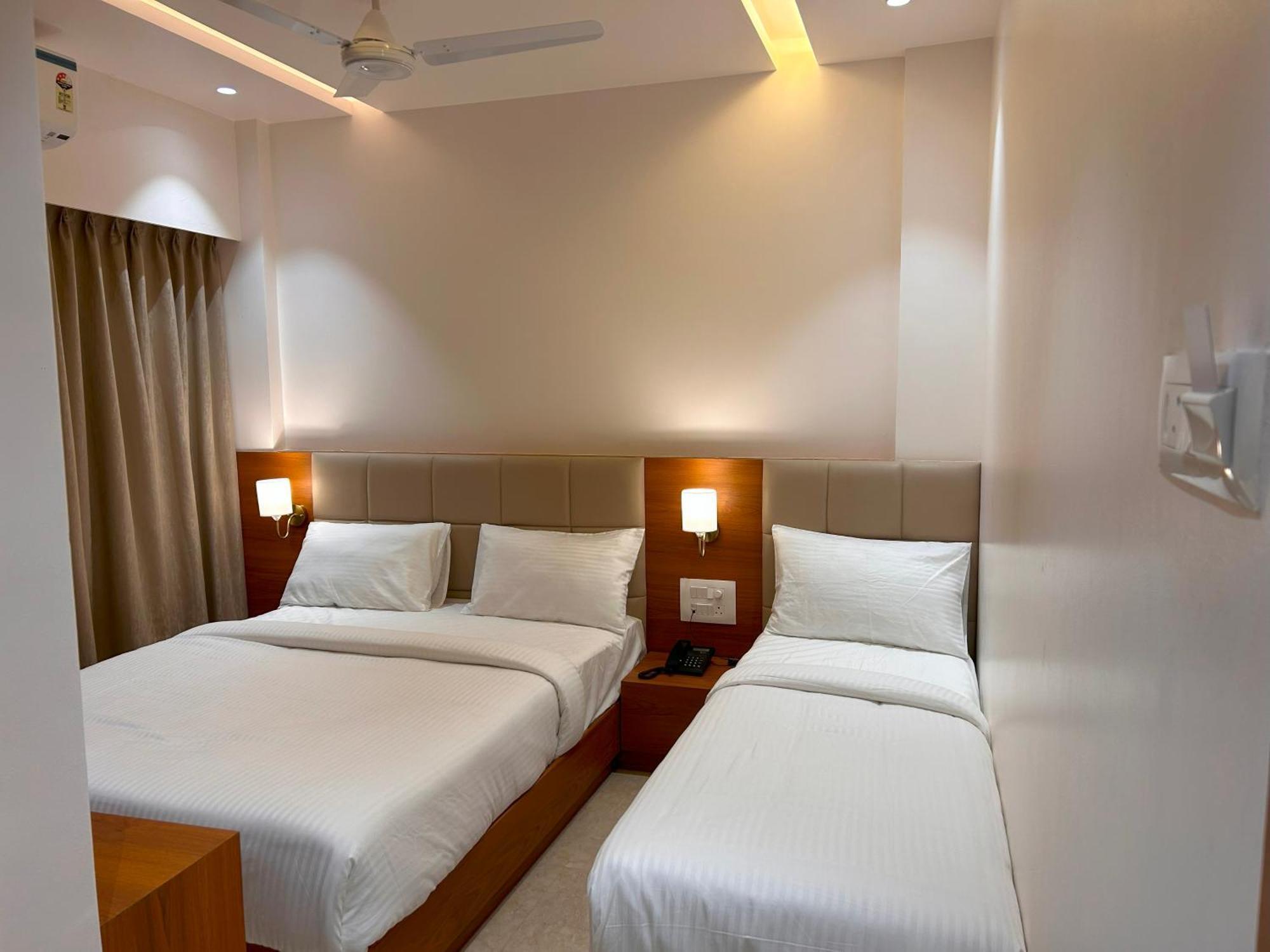 Hotel Neem Heritage Shirdi Extérieur photo