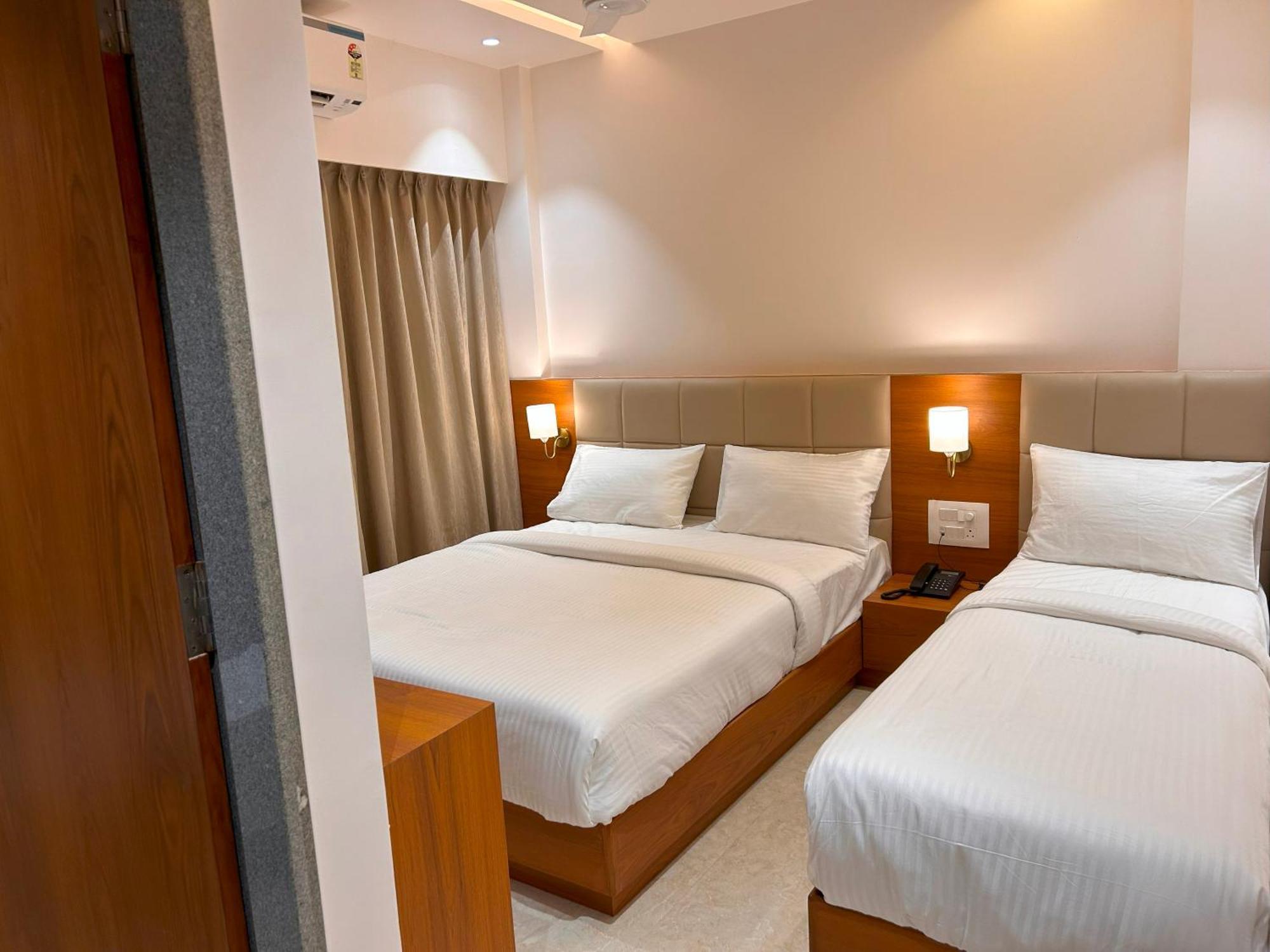 Hotel Neem Heritage Shirdi Extérieur photo